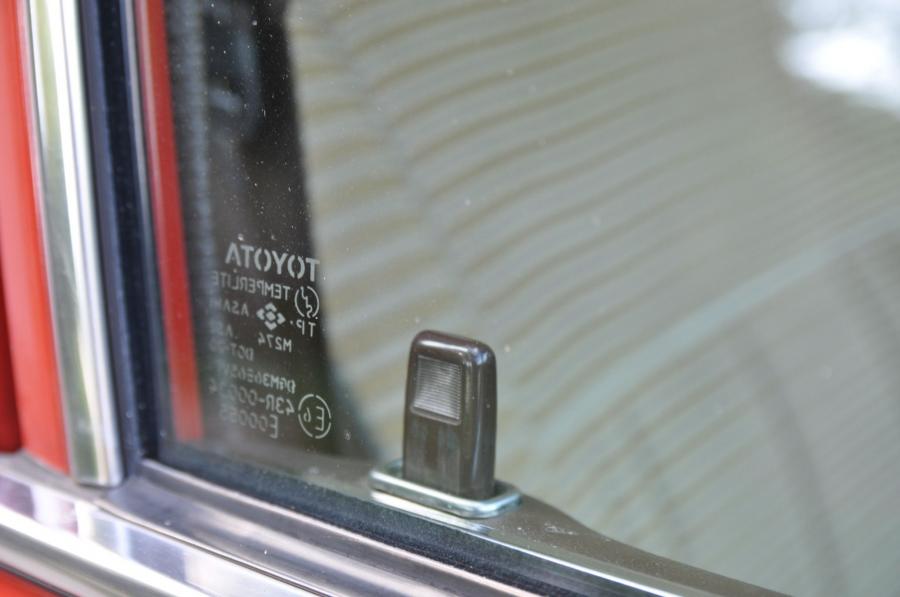 Детали экстерьера Toyota Land Cruiser 60 (FJ60) 1984 года  (NA) (фото 94 из 251)